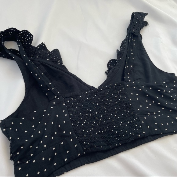 American Eagle L Crop Top Black White Polka Dot Eyelet Scalloped Ruffle V-Neck - Picture 5 of 9
